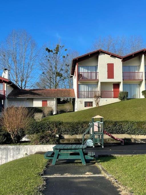 Adour Piscine Vue Montagnes Apartman Souraïde Kültér fotó